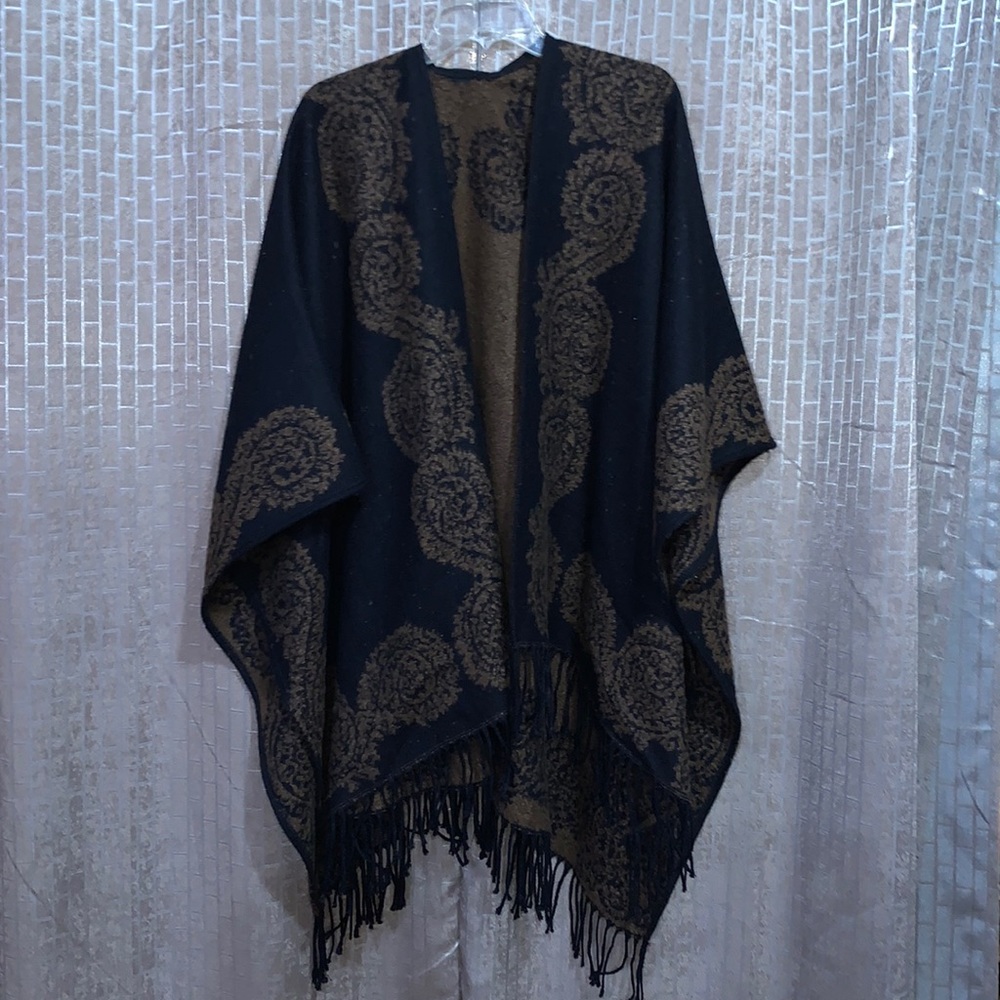 Black and gold Cape